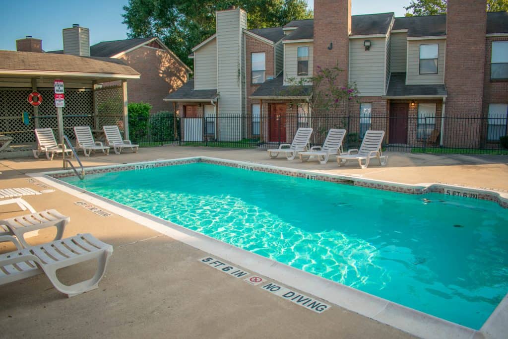 standard amenities at the Wood Brook complex